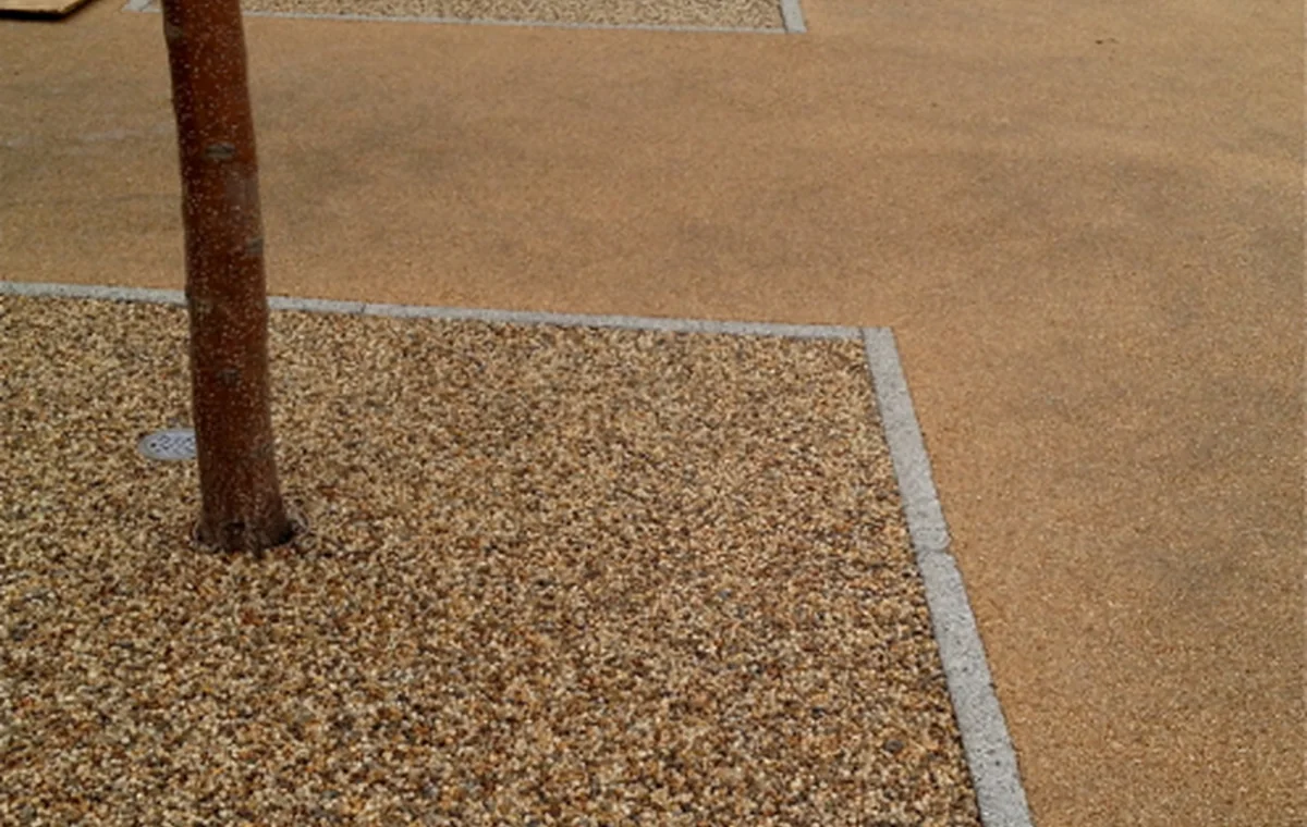 Resin-bound driveway surface
